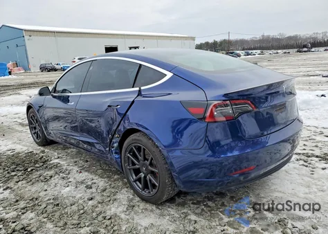 2018 Tesla Model 3 z USA, uszkodzony, nr VIN 5YJ3E1EB3JF096594